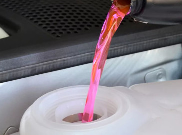 Причины вытекания антифриза и решение проблемы